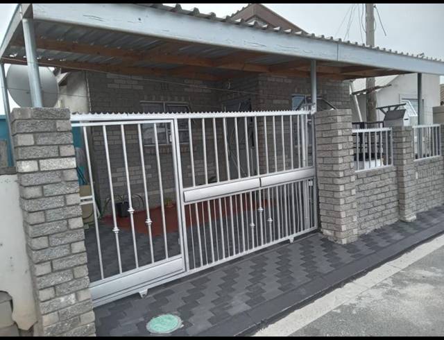 2 BEDROOM HOUSE FOR SALE IN KHAYA